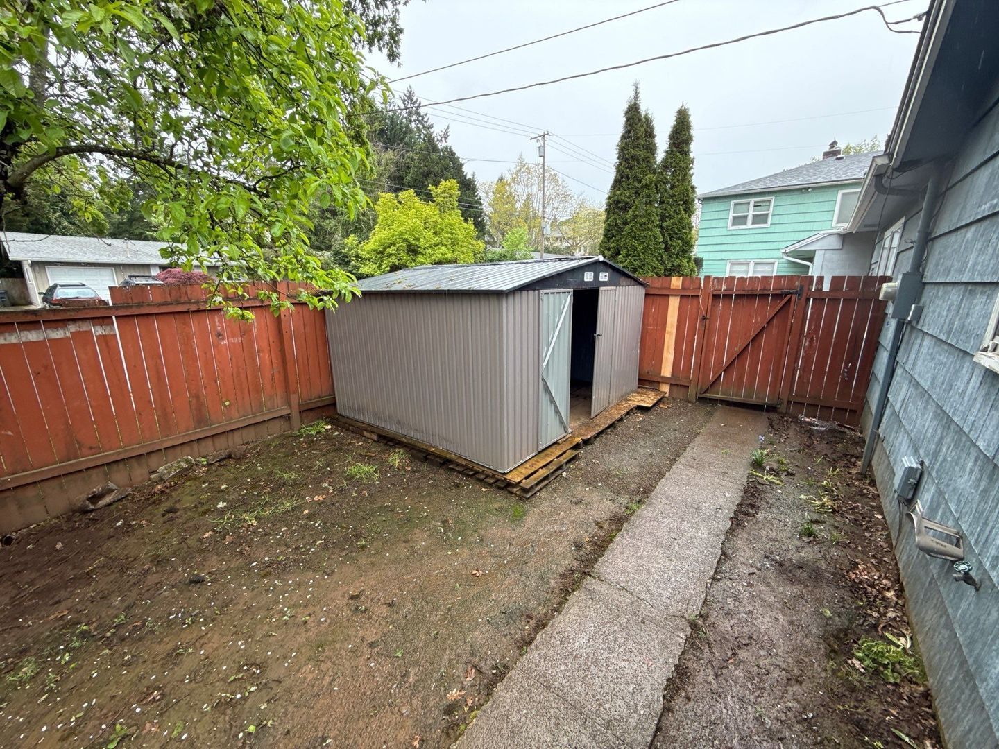 SE Salem 2 Bed 1 Bath Duplex, Washer & Dryer Hookups, AVAILABLE NOW! property image