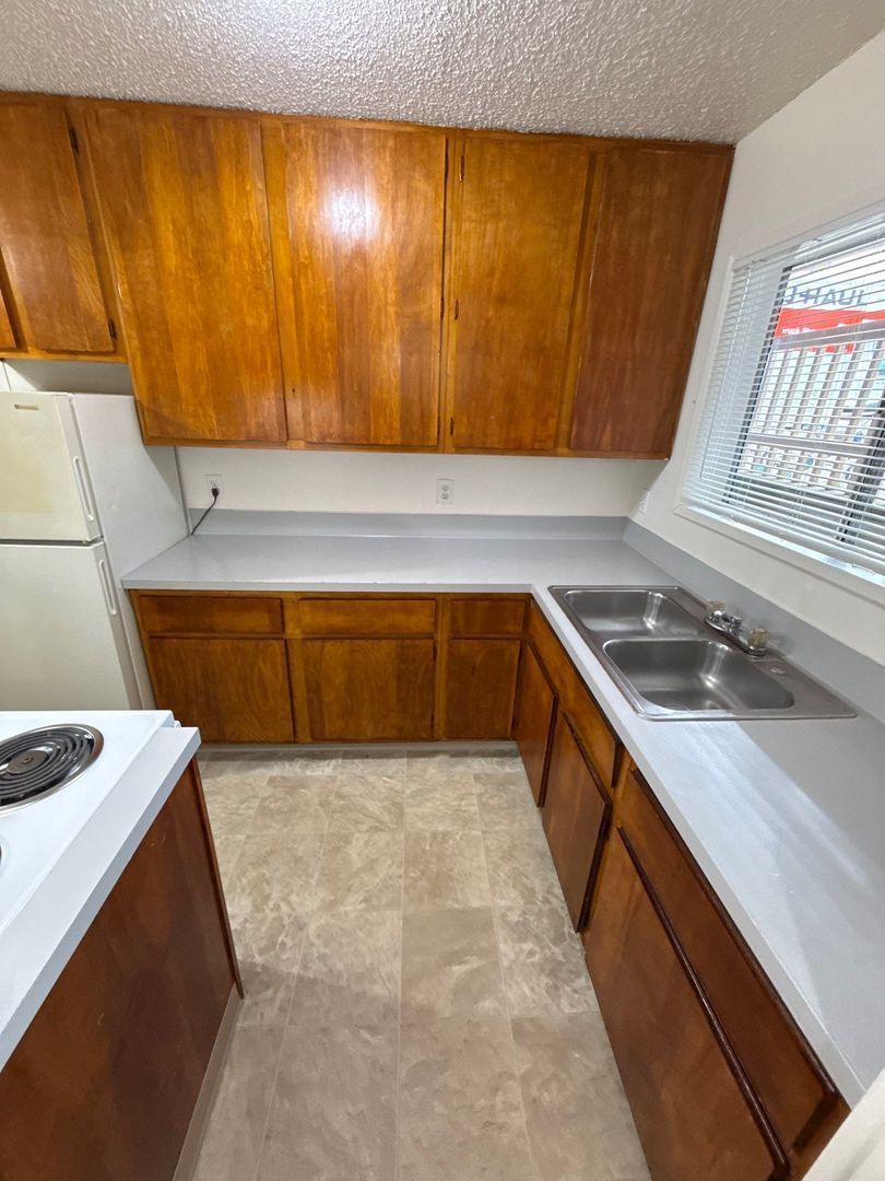 SW Dallas 2 Bed 1 Bath, 1st Floor Apartment, W/S/G Paid, COMING SOON! property image