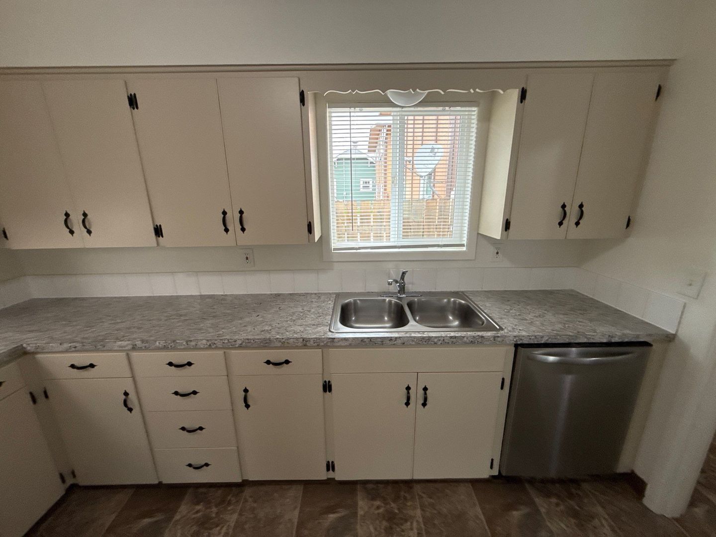 SPACIOUS SE. Salem 2 Bed, 1 Bath, Apartment | AVAILABLE NOW! property image