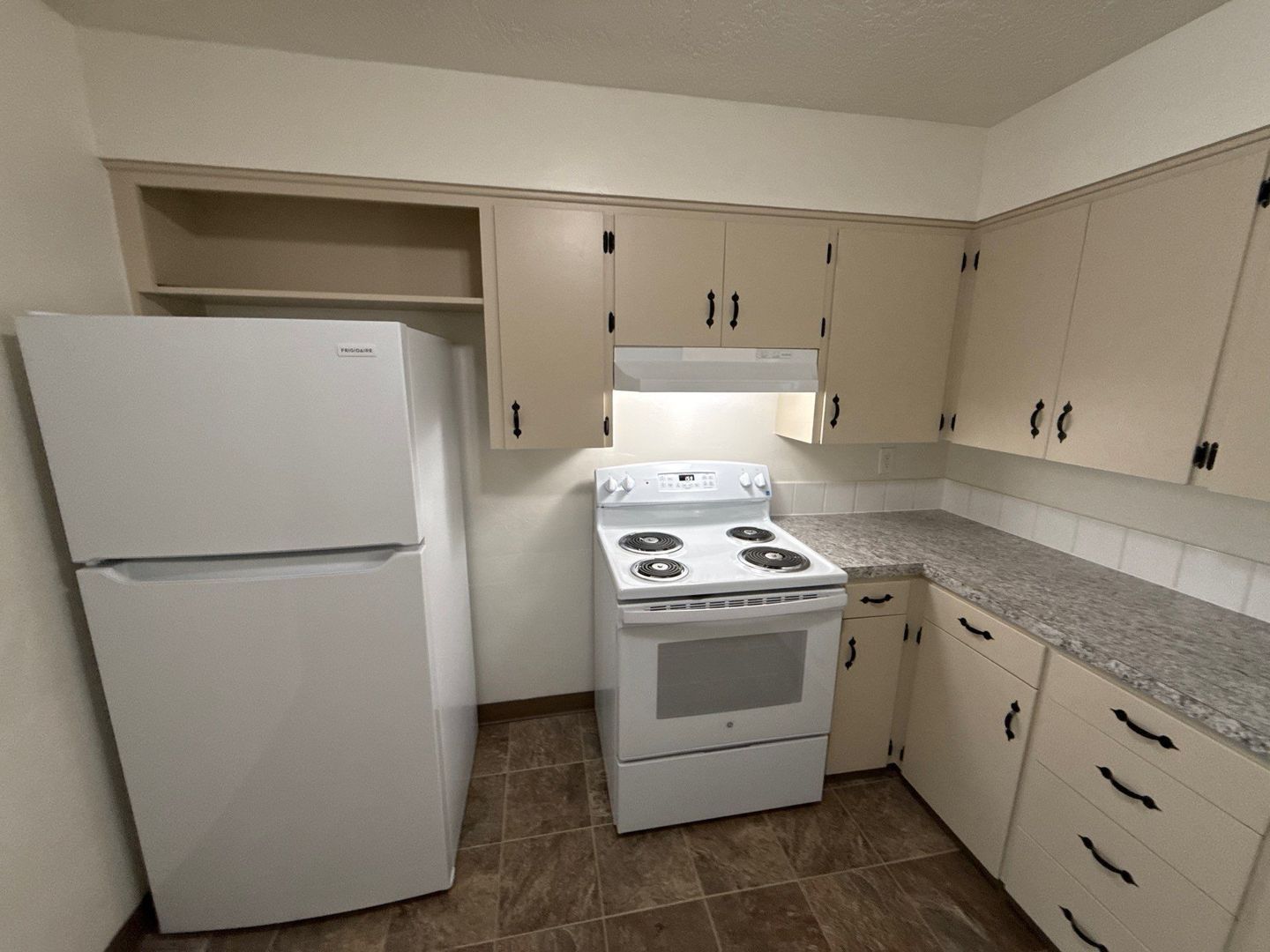 SPACIOUS SE. Salem 2 Bed, 1 Bath, Apartment | AVAILABLE NOW! property image
