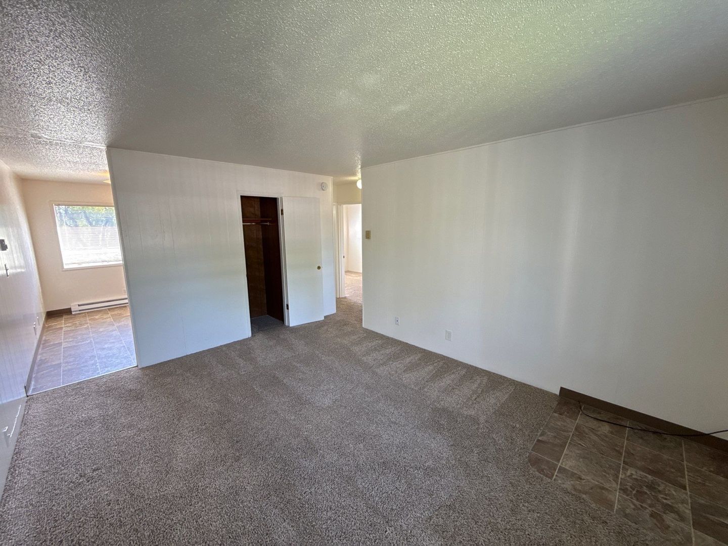 SW Dallas 2 Bed, 1 Bath, 2nd Floor Apartment, W/S/G Paid, AVAILABLE NOW! property image