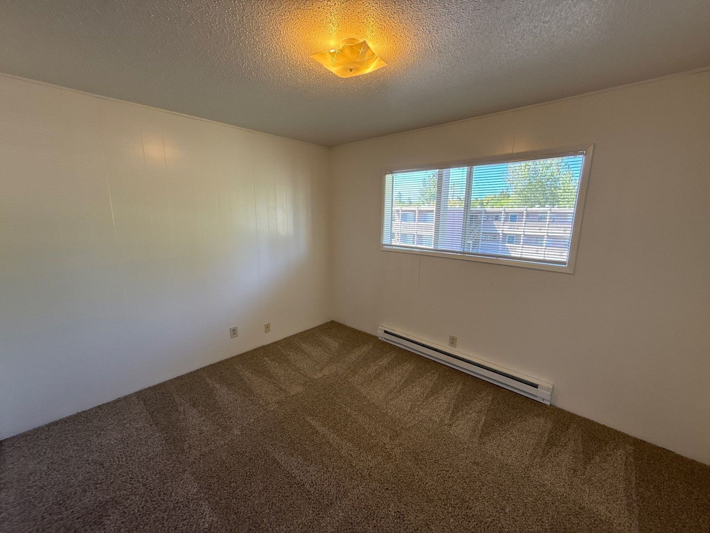 SW Dallas 2 Bed, 1 Bath, 2nd Floor Apartment, W/S/G Paid, AVAILABLE NOW! property image