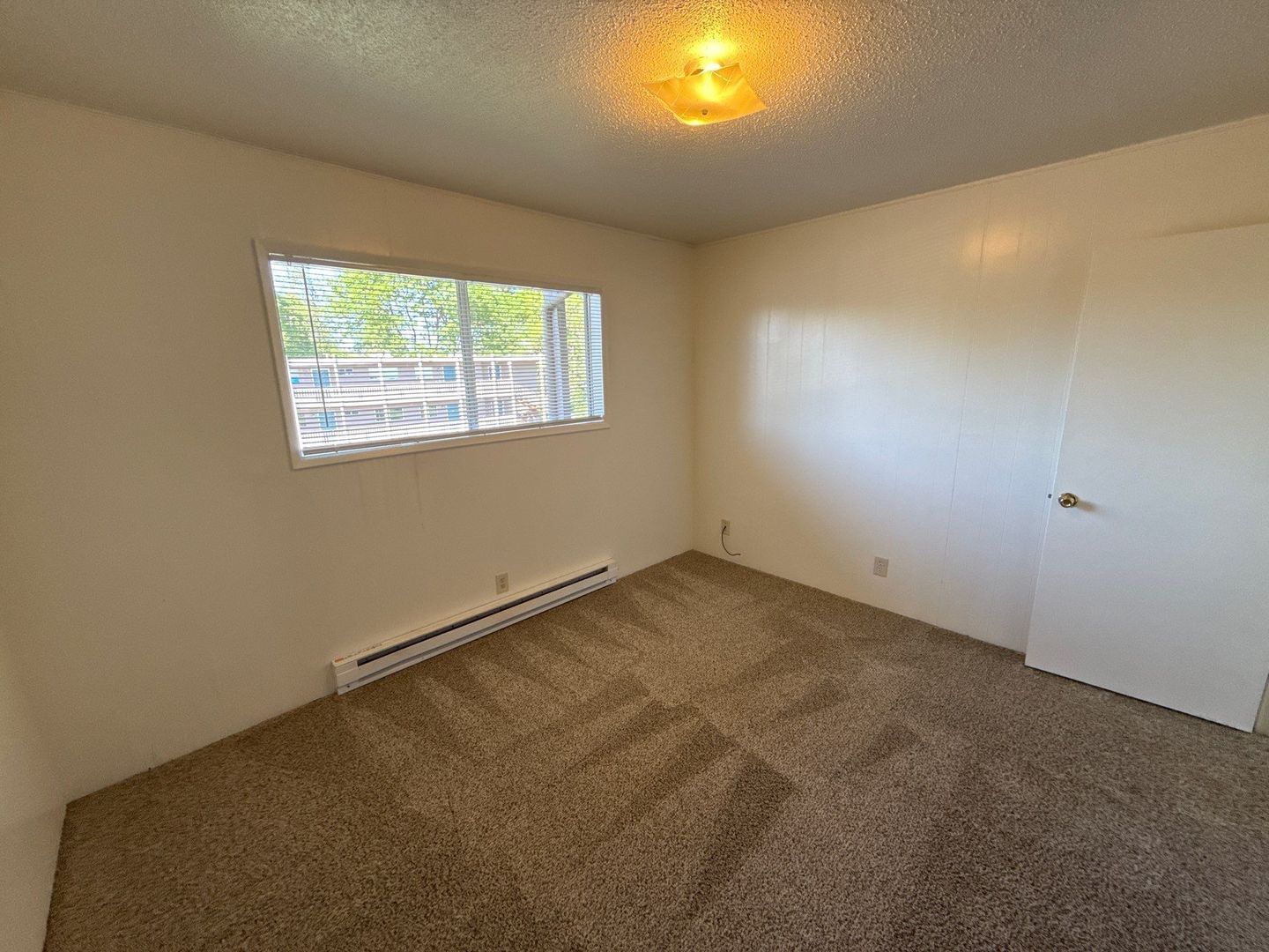 SW Dallas 2 Bed, 1 Bath, 2nd Floor Apartment, W/S/G Paid, AVAILABLE NOW! property image