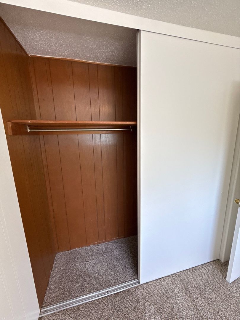 SW Dallas 2 Bed, 1 Bath, 2nd Floor Apartment, W/S/G Paid, AVAILABLE NOW! property image