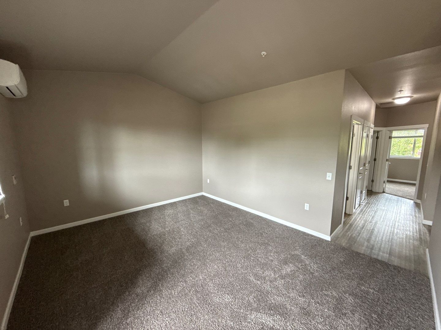 $99 Move-In & $1,400 Special | 3rd Floor 2BR/2BA NE Salem | AC | AVAILABLE NOW! property image