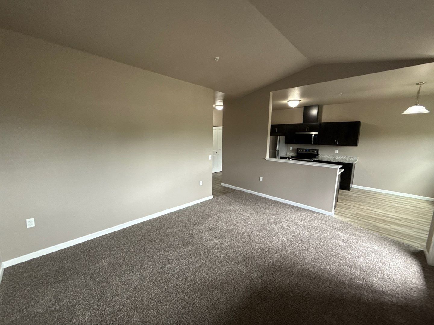 $99 Move-In & $1,400 Special | 3rd Floor 2BR/2BA NE Salem | AC | AVAILABLE NOW! property image