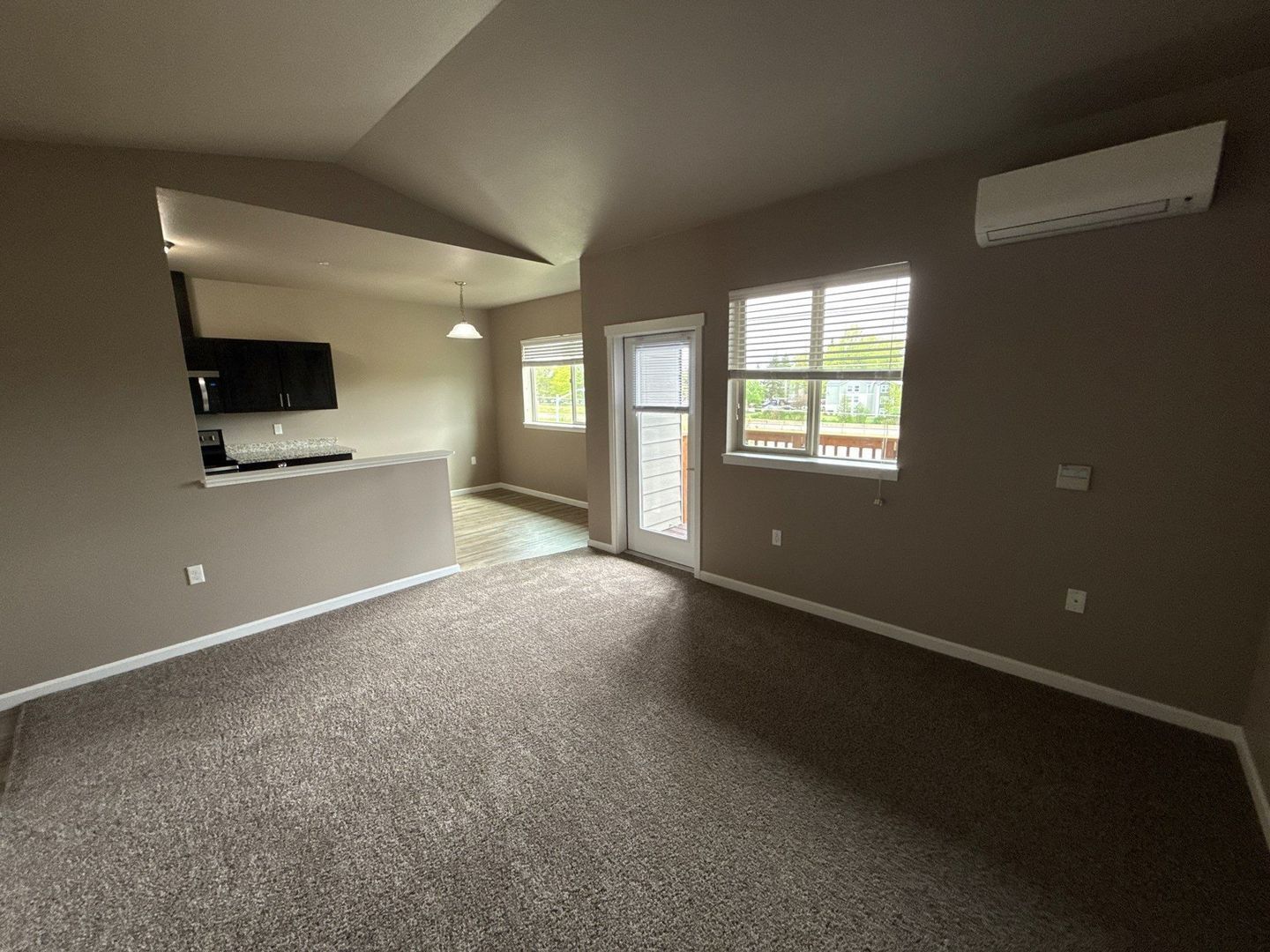 $99 Move-In & $1,400 Special | 3rd Floor 2BR/2BA NE Salem | AC | AVAILABLE NOW! property image