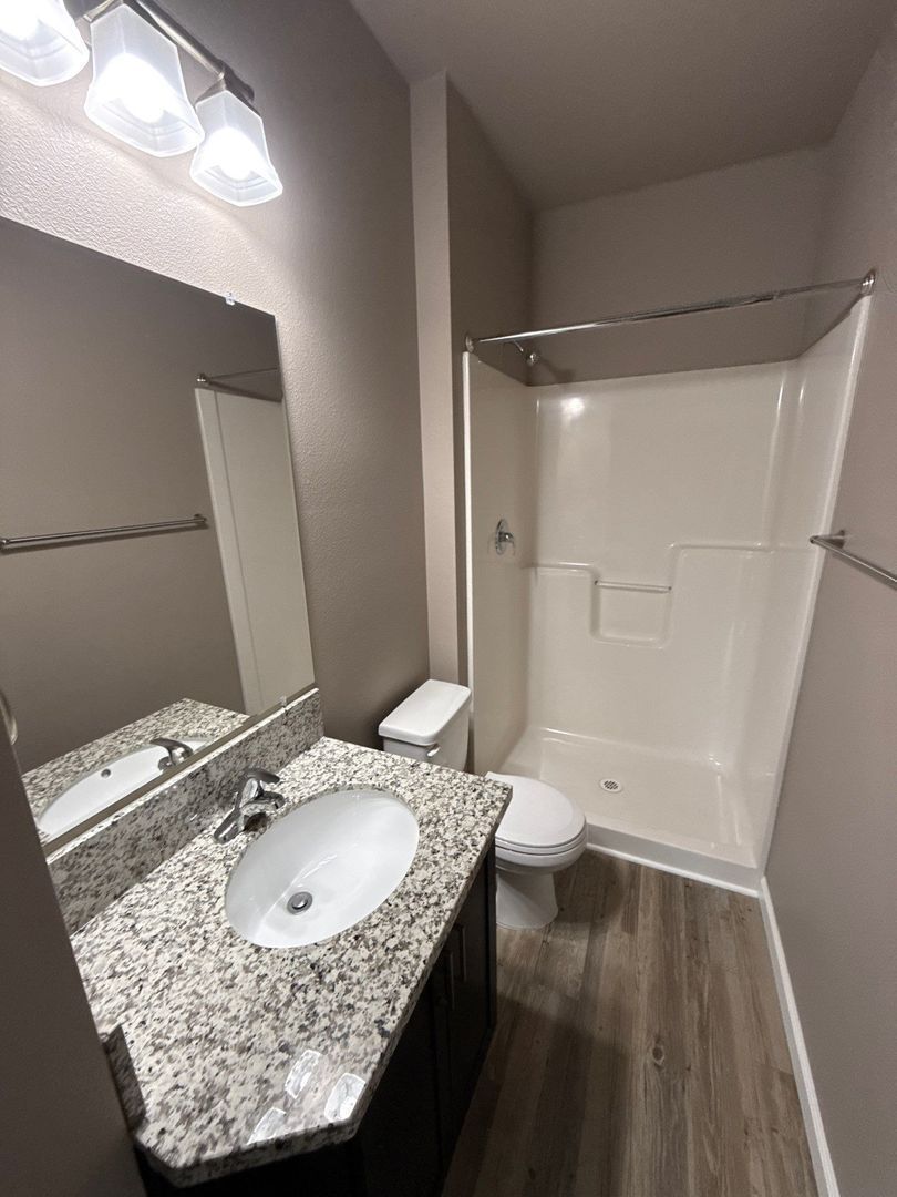 $99 Move-In & $1,400 Special | 3rd Floor 2BR/2BA NE Salem | AC | AVAILABLE NOW! property image