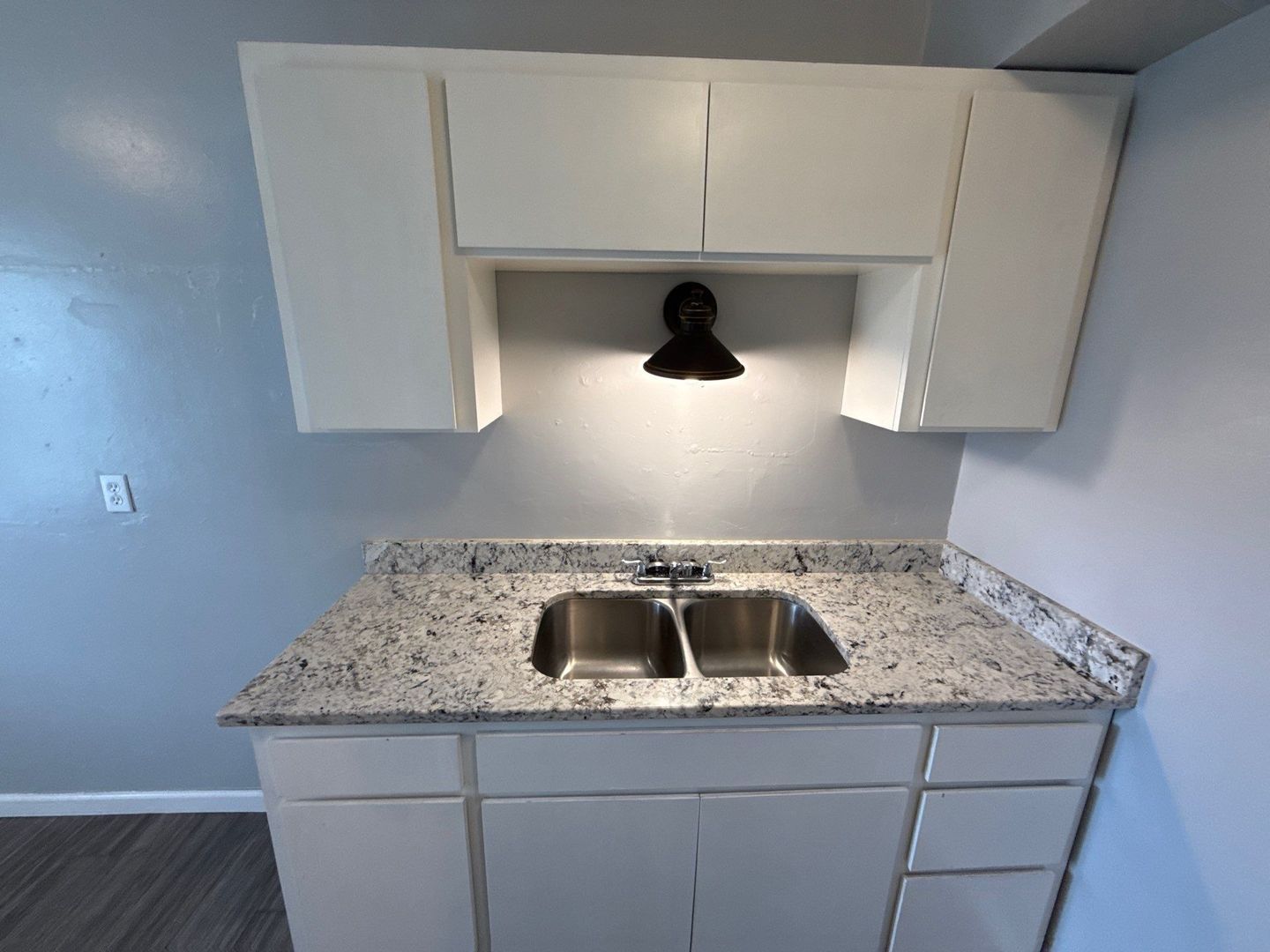 Sweet Home 2 Bed 1 Bath Apartment, Pet Friendly, AVAILABLE NOW! property image