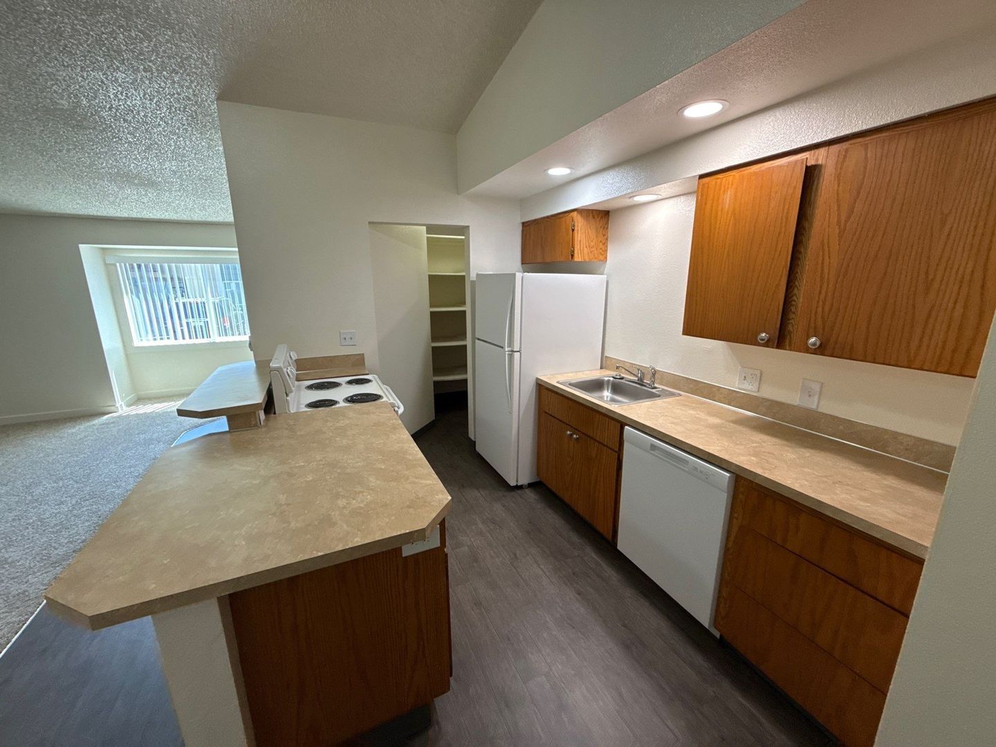 $1,595 First 3 Months, NW Salem 3 Beds, 2 Bath, 1st Floor Apartment, W/S/G Paid, AVAILABLE NOW! property image