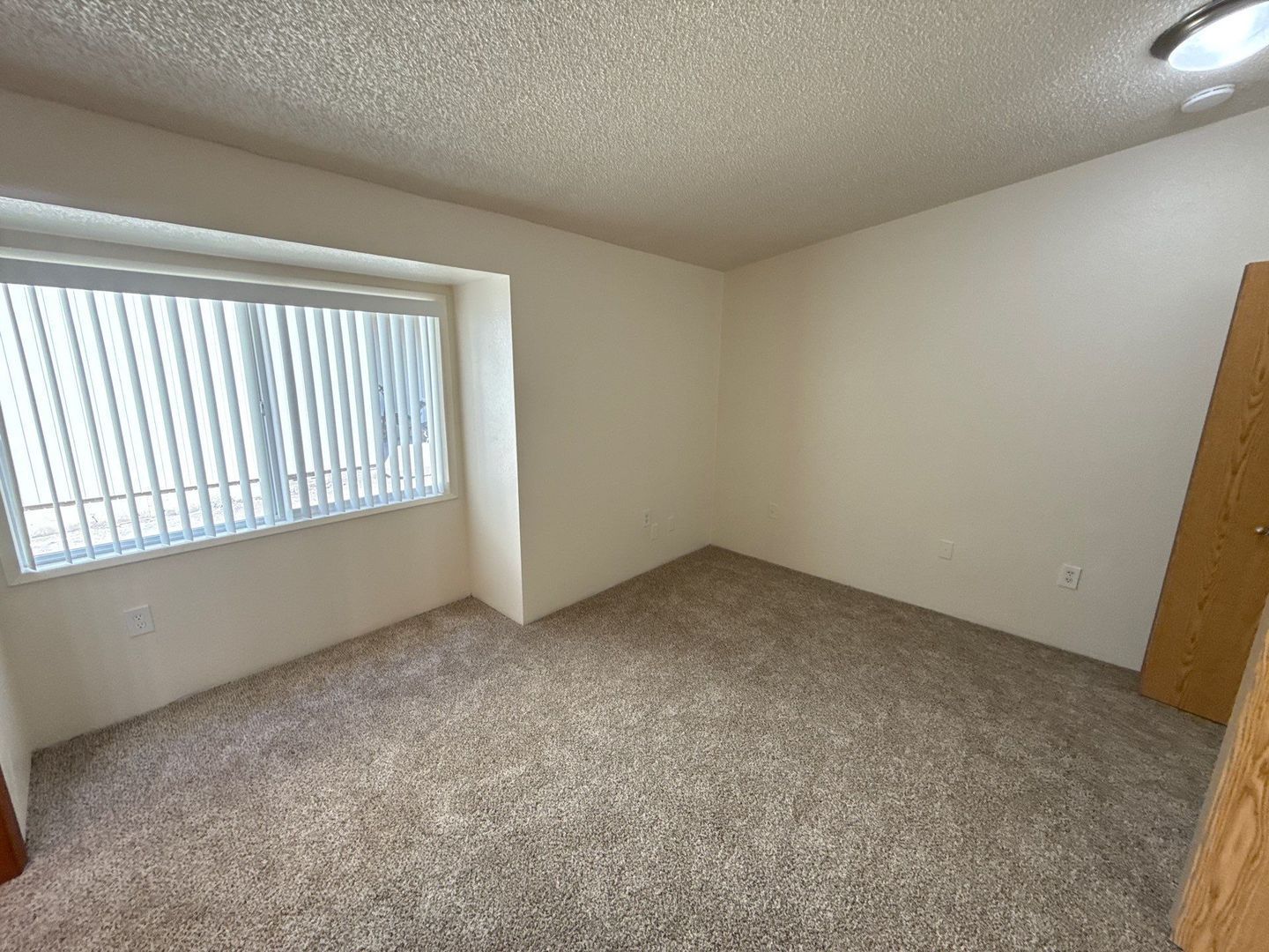 $1,595 First 3 Months, NW Salem 3 Beds, 2 Bath, 1st Floor Apartment, W/S/G Paid, AVAILABLE NOW! property image
