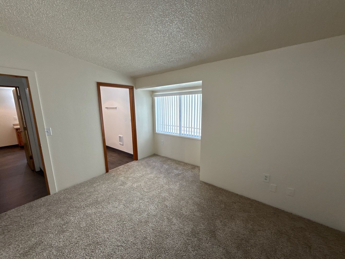 $1,595 First 3 Months, NW Salem 3 Beds, 2 Bath, 1st Floor Apartment, W/S/G Paid, AVAILABLE NOW! property image