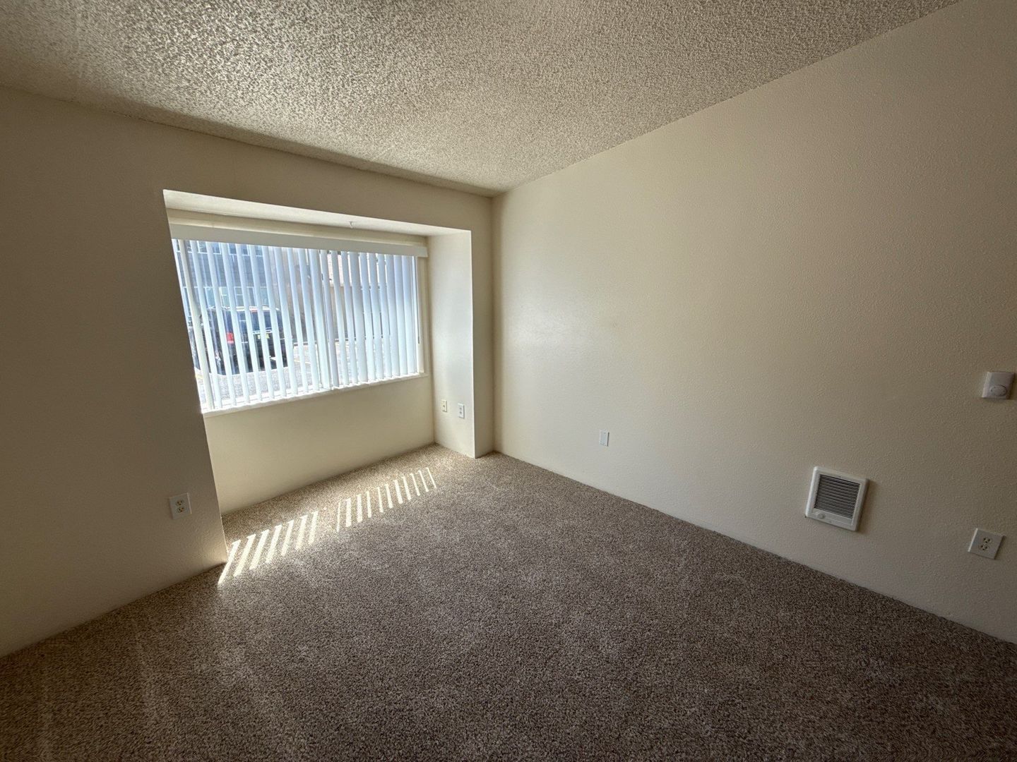 $1,595 First 3 Months, NW Salem 3 Beds, 2 Bath, 1st Floor Apartment, W/S/G Paid, AVAILABLE NOW! property image