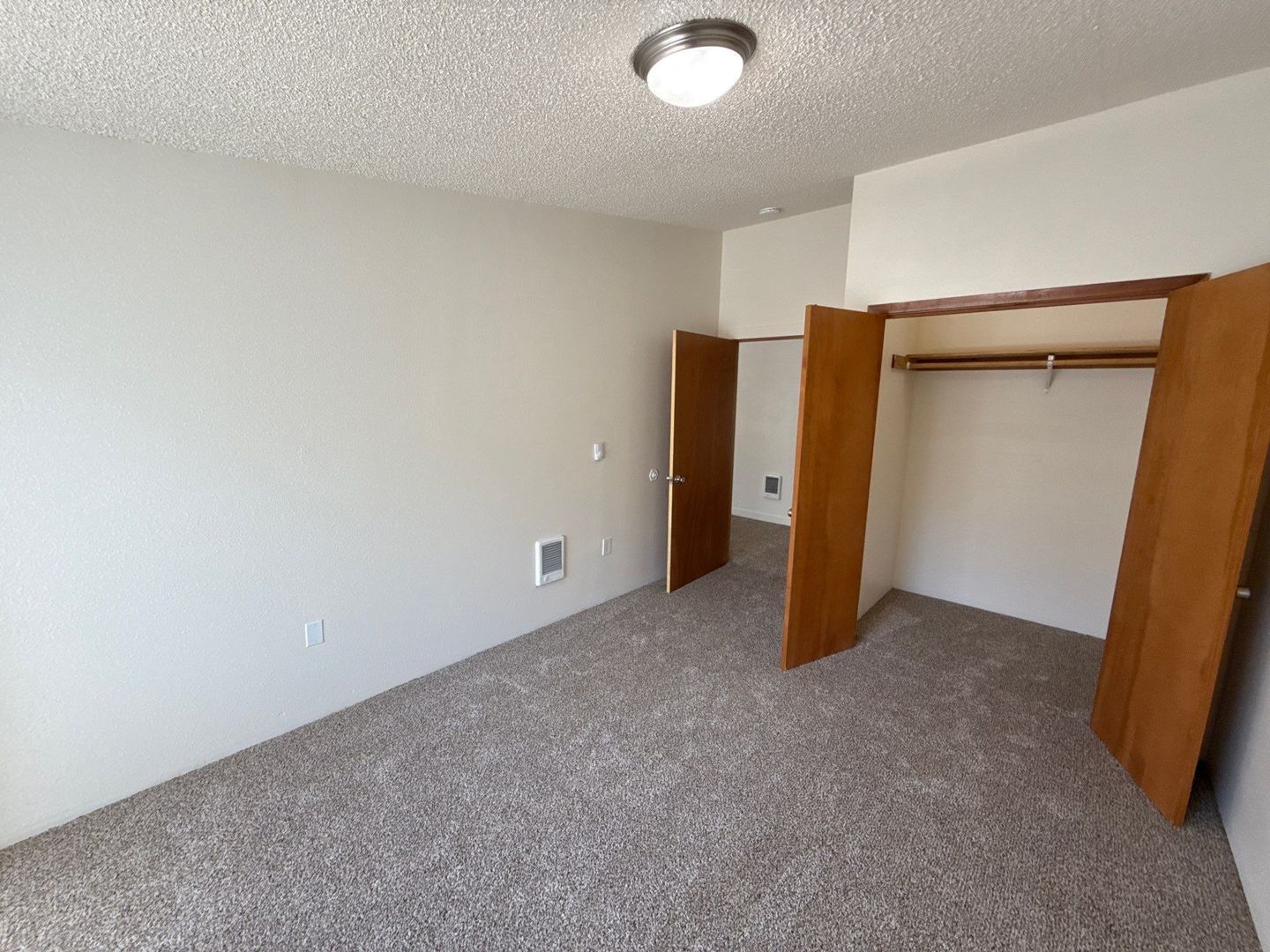 $1,595 First 3 Months, NW Salem 3 Beds, 2 Bath, 1st Floor Apartment, W/S/G Paid, AVAILABLE NOW! property image