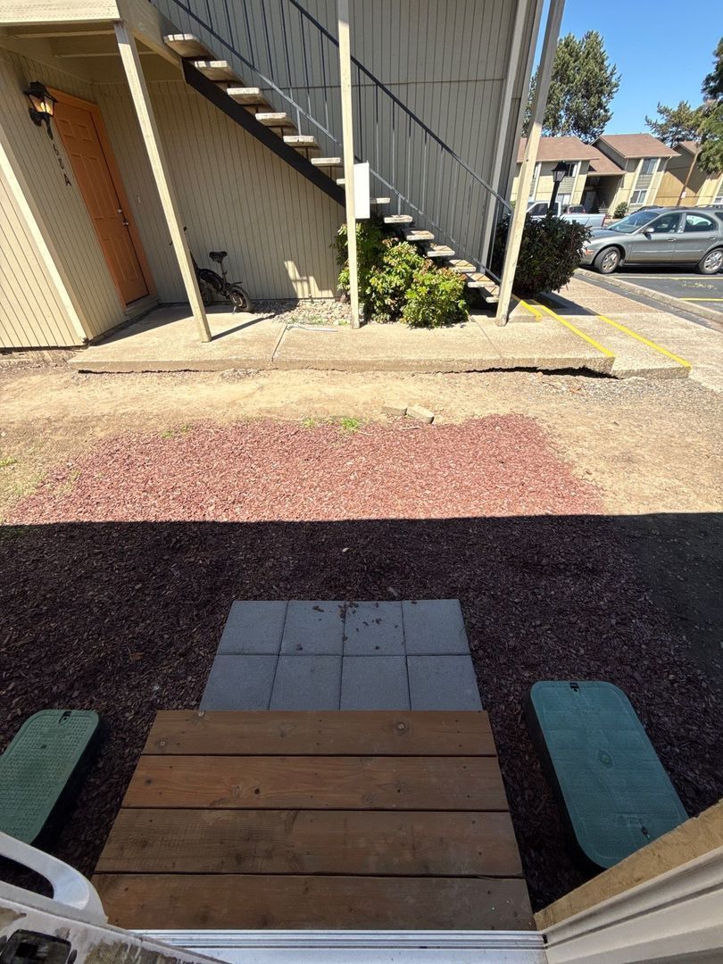 $1,595 First 3 Months, NW Salem 3 Beds, 2 Bath, 1st Floor Apartment, W/S/G Paid, AVAILABLE NOW! property image