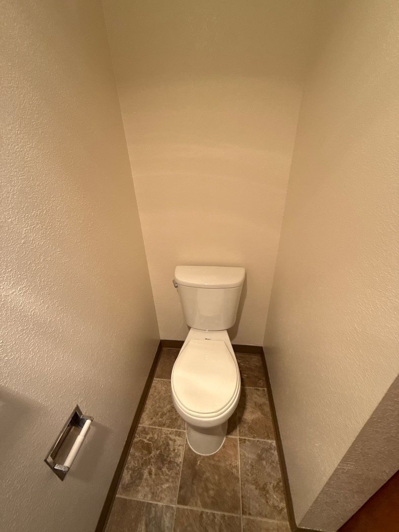 NW Salem 1 Bed, 1 Bath, 2nd Floor Apartment, AVAILABLE NOW! property image