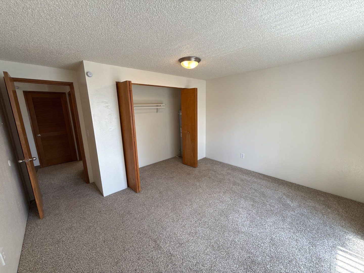 NW Salem 1 Bed, 1 Bath, 2nd Floor Apartment, AVAILABLE NOW! property image