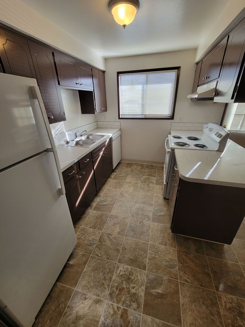 SE Albany 2 Bed 1.5 Bath Apartment, Washer & Dryer Hookups, COMING SOON! property image