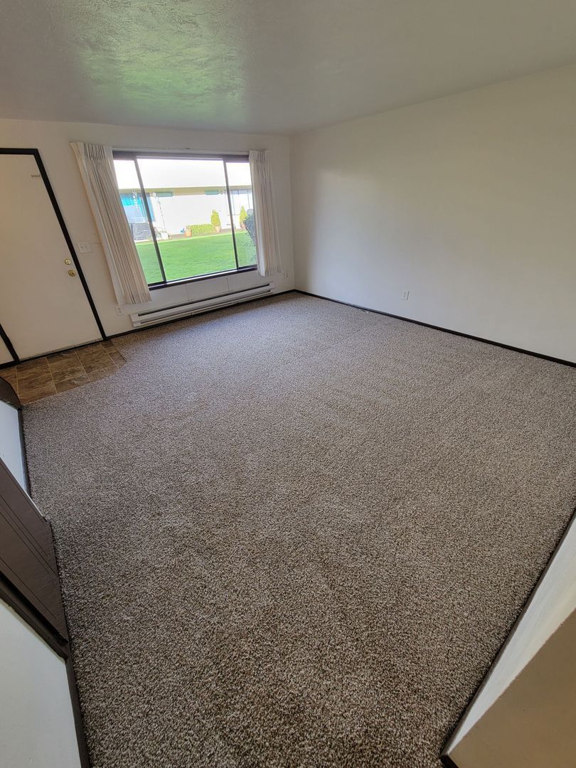 SE Albany 2 Bed 1.5 Bath Apartment, Washer & Dryer Hookups, COMING SOON! property image