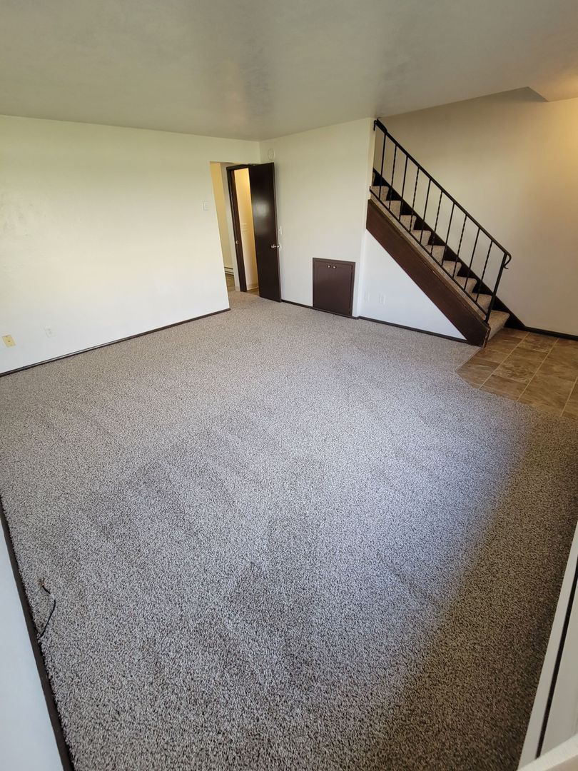 SE Albany 2 Bed 1.5 Bath Apartment, Washer & Dryer Hookups, COMING SOON! property image