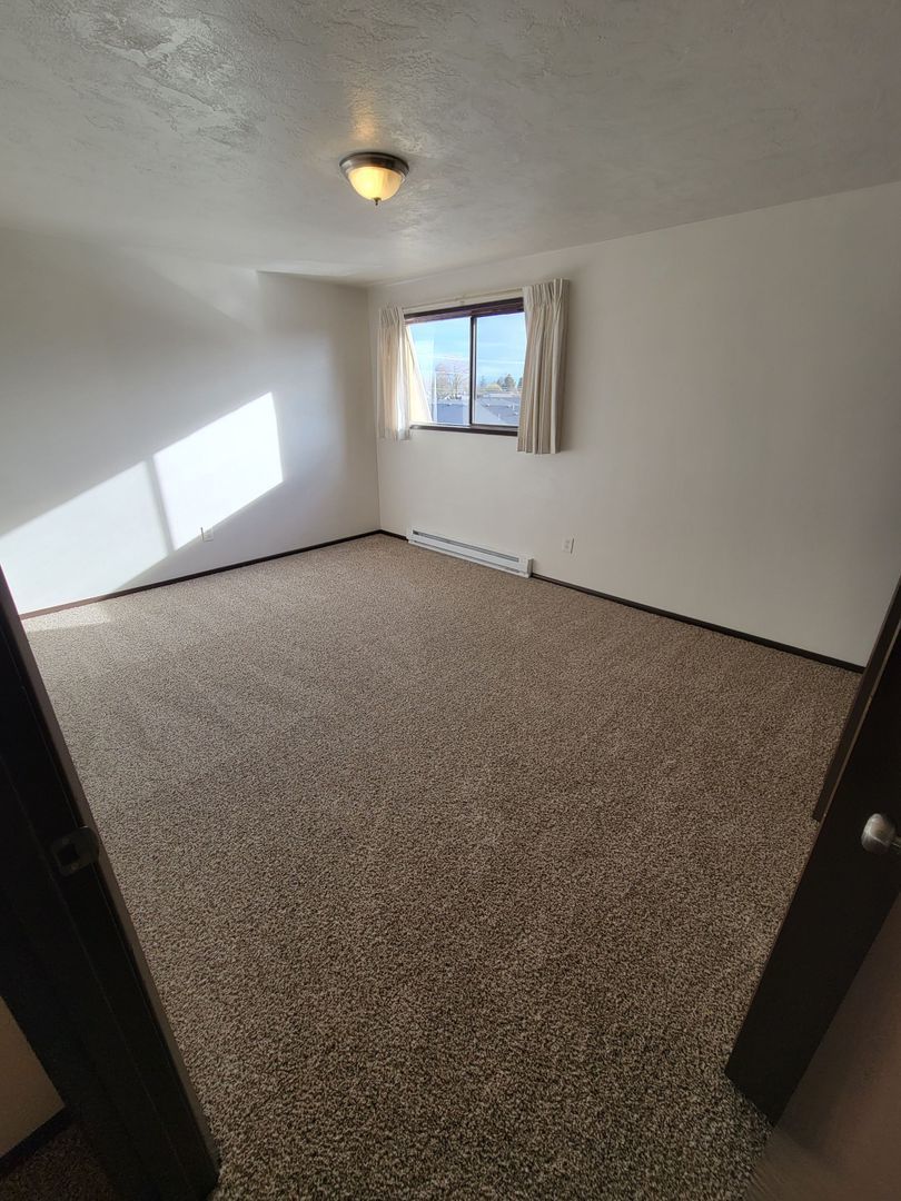 SE Albany 2 Bed 1.5 Bath Apartment, Washer & Dryer Hookups, COMING SOON! property image