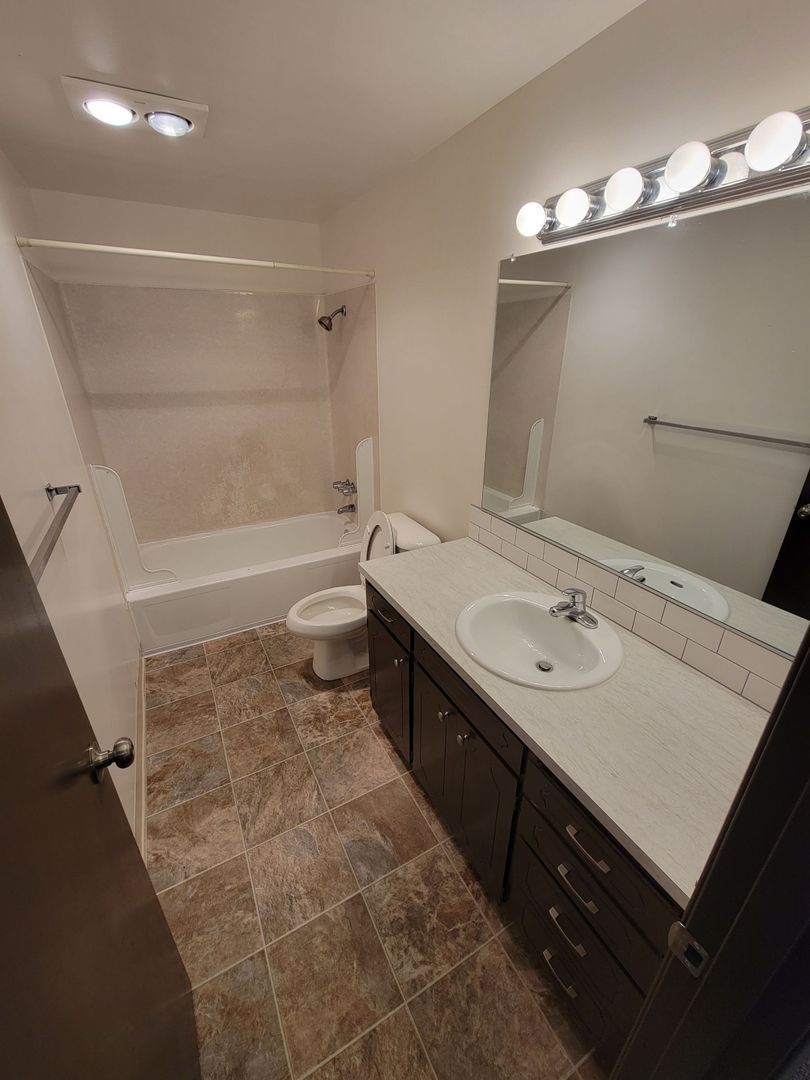 SE Albany 2 Bed 1.5 Bath Apartment, Washer & Dryer Hookups, COMING SOON! property image