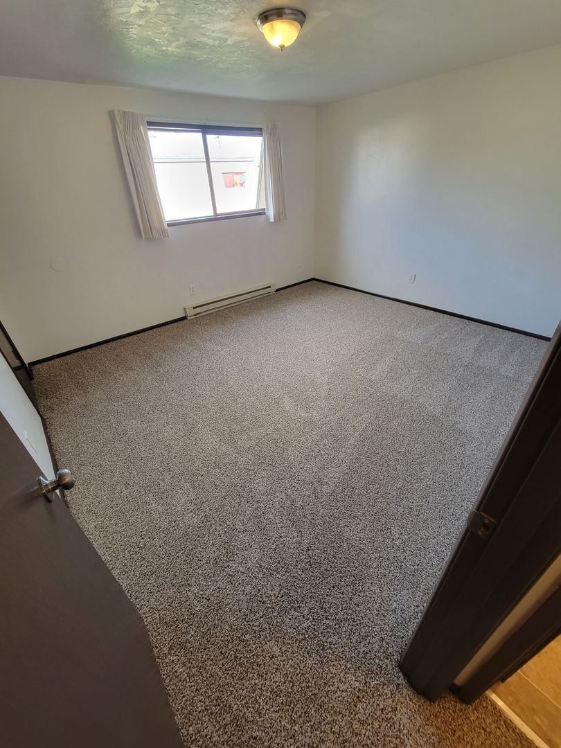 SE Albany 2 Bed 1.5 Bath Apartment, Washer & Dryer Hookups, COMING SOON! property image