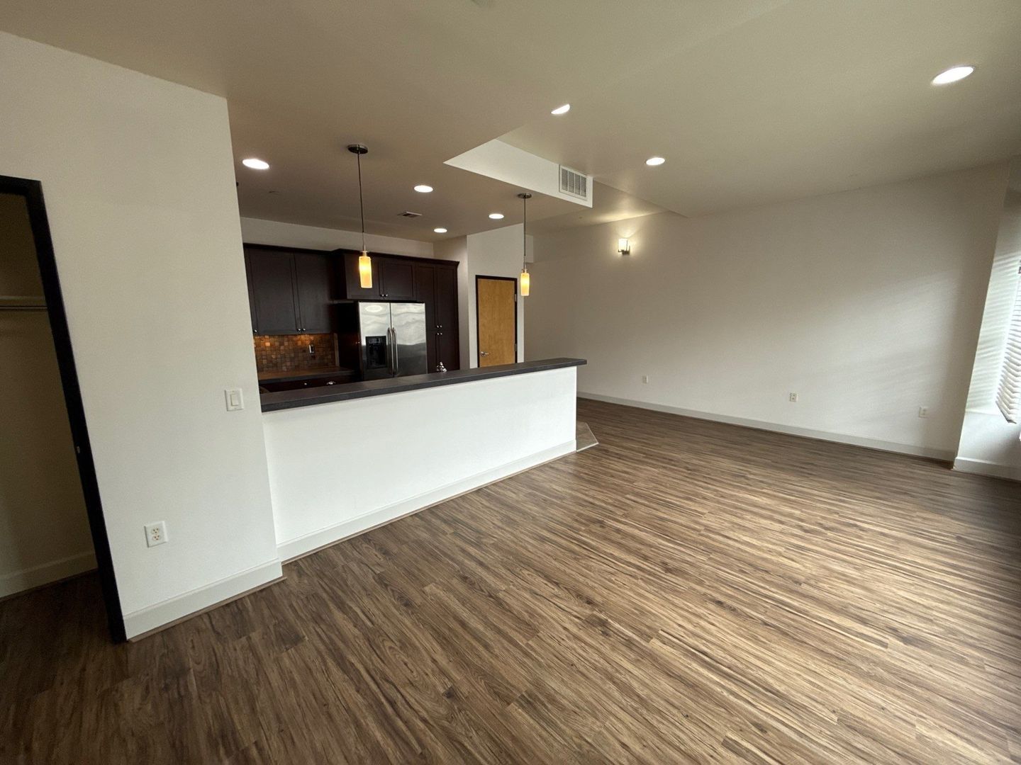 $1,395 First 3 Months Downtown Salem, Alcove Studio, 1 Bath, w/Washer & Dryer in Unit, CALL TO SCHEDULE A VIEWING, AVAILABLE NOW! property image