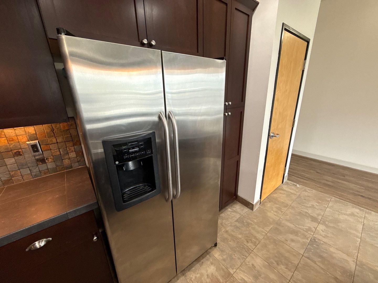 $1,395 First 3 Months Downtown Salem, Alcove Studio, 1 Bath, w/Washer & Dryer in Unit, CALL TO SCHEDULE A VIEWING, AVAILABLE NOW! property image