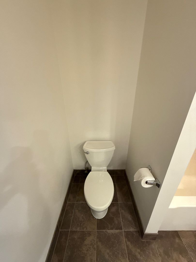 $1,395 First 3 Months Downtown Salem, Alcove Studio, 1 Bath, w/Washer & Dryer in Unit, CALL TO SCHEDULE A VIEWING, AVAILABLE NOW! property image