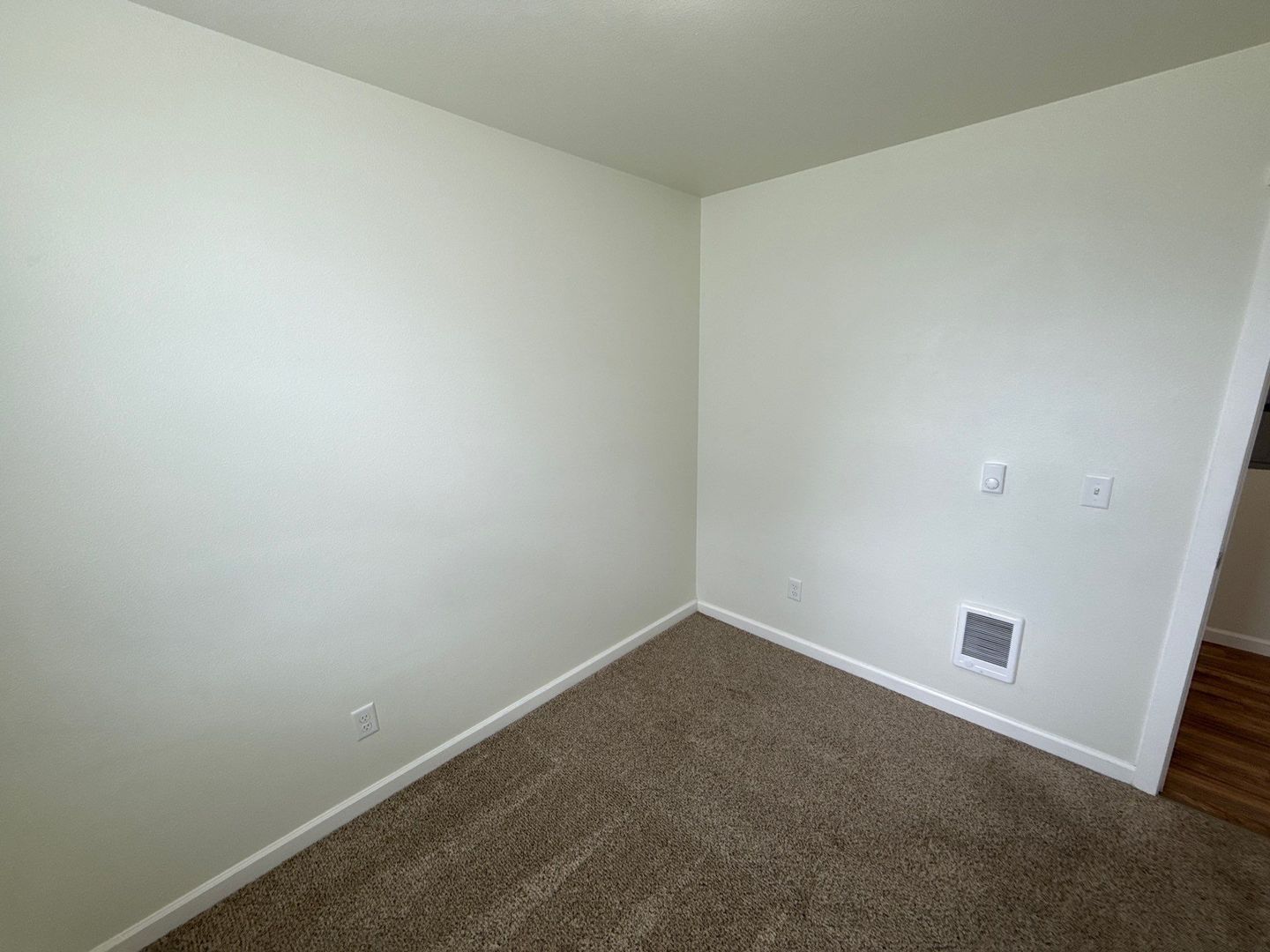 $1,345 First 3 Months, Mount Angel, 2 Bed, 1 Bath, 1st Floor Apartment, Pet Friendly, |AVAILABLE NOW! property image