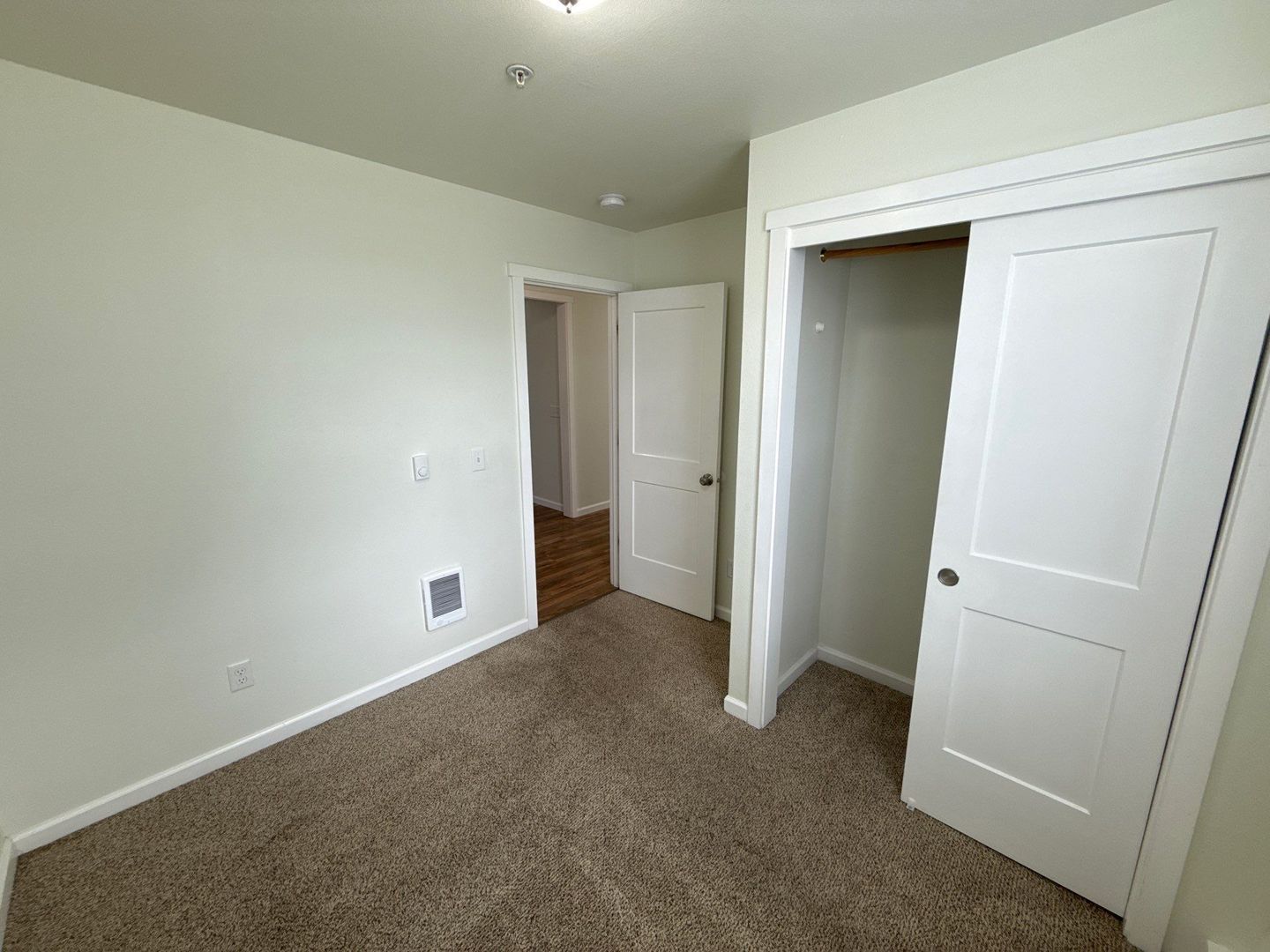 $1,345 First 3 Months, Mount Angel, 2 Bed, 1 Bath, 1st Floor Apartment, Pet Friendly, |AVAILABLE NOW! property image