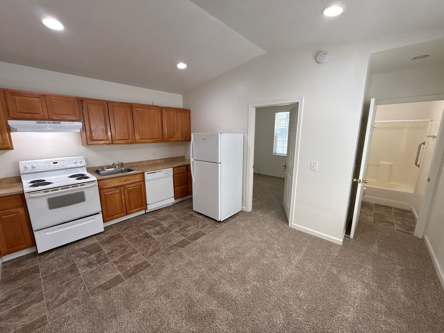 NE Salem, 2 Beds, 1 Bath, 1 Story Duplex, COMING SOON! property image