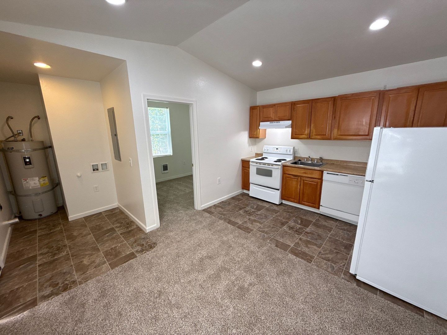 NE Salem, 2 Beds, 1 Bath, 1 Story Duplex, COMING SOON! property image