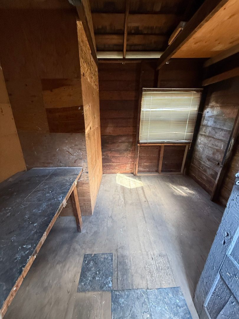 1/1 Historical Home in Oregon City, W/D Connections, Shed and Yard, AVAILABLE NOW! property image