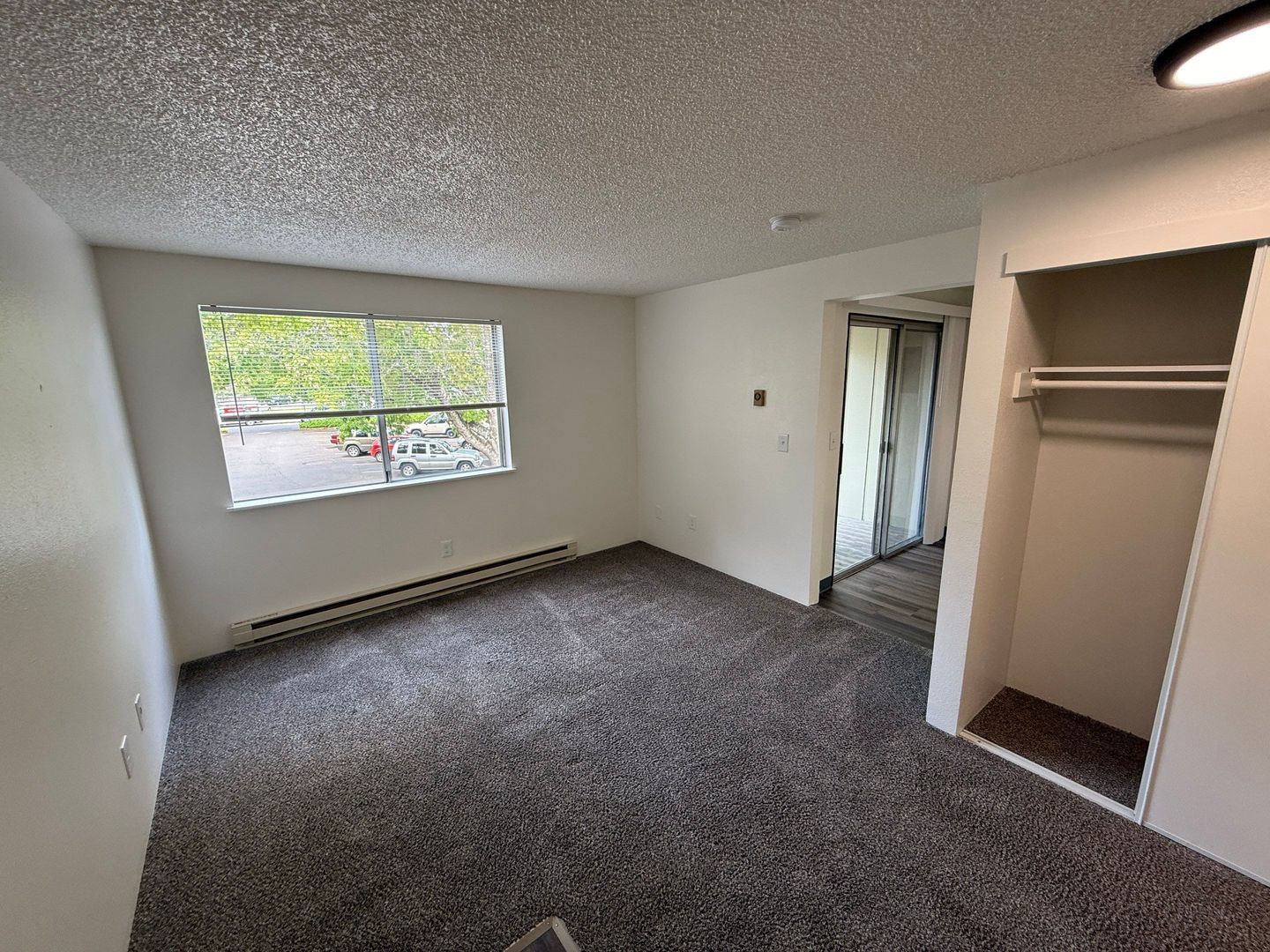 Corvallis Studio 1 Bath, 2nd Floor Unit, $70 Flat Fee for ALL Utilities AVAILABLE NOW! property image