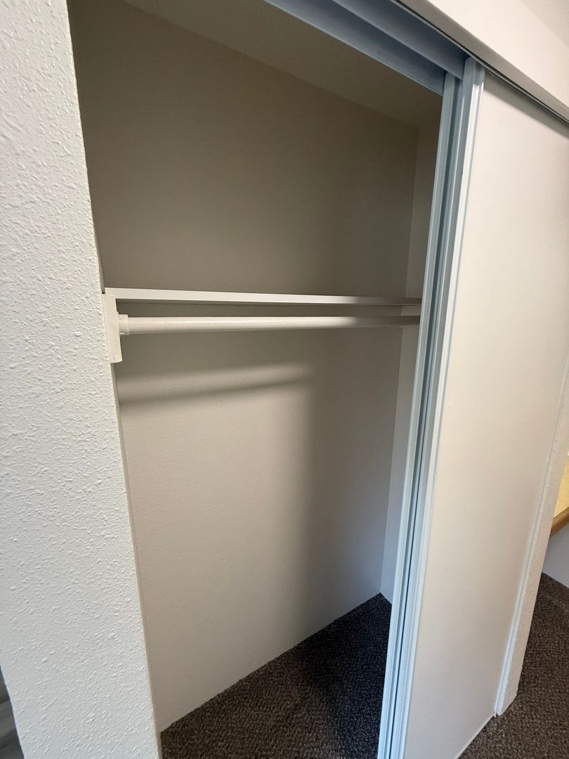 Corvallis Studio 1 Bath, 2nd Floor Unit, $70 Flat Fee for ALL Utilities AVAILABLE NOW! property image