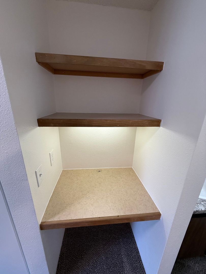 Corvallis Studio 1 Bath, 2nd Floor Unit, $70 Flat Fee for ALL Utilities AVAILABLE NOW! property image