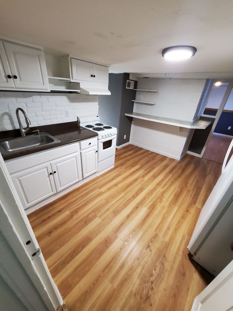 NE Salem Duplex 1 Bed W/Bonus Room 1 Bath, ALL BILLS PAID, W/D In Unit, COMING SOON! property image
