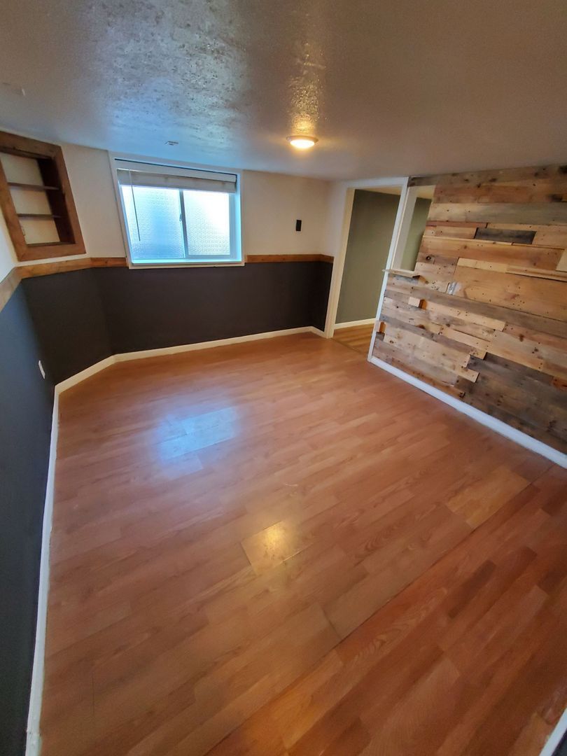 NE Salem Duplex 1 Bed W/Bonus Room 1 Bath, ALL BILLS PAID, W/D In Unit, COMING SOON! property image