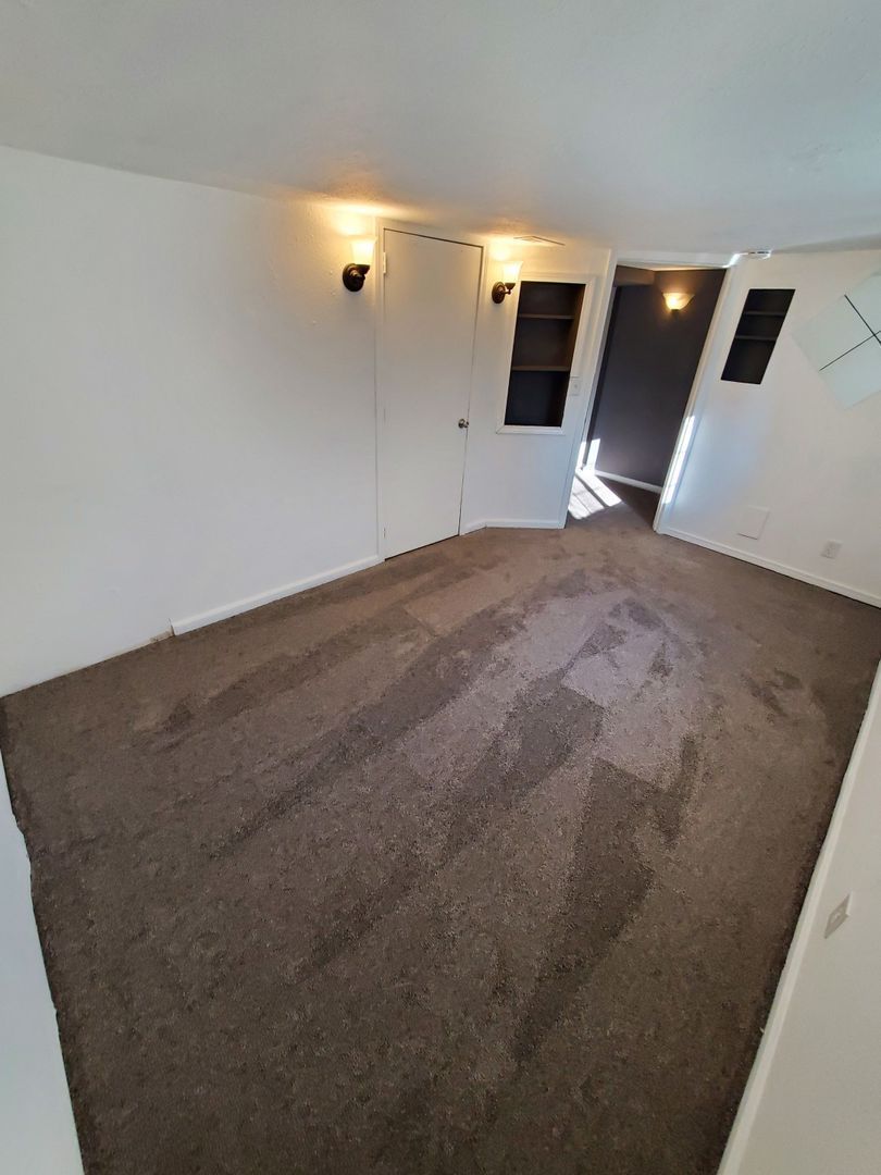 NE Salem Duplex 1 Bed W/Bonus Room 1 Bath, ALL BILLS PAID, W/D In Unit, COMING SOON! property image
