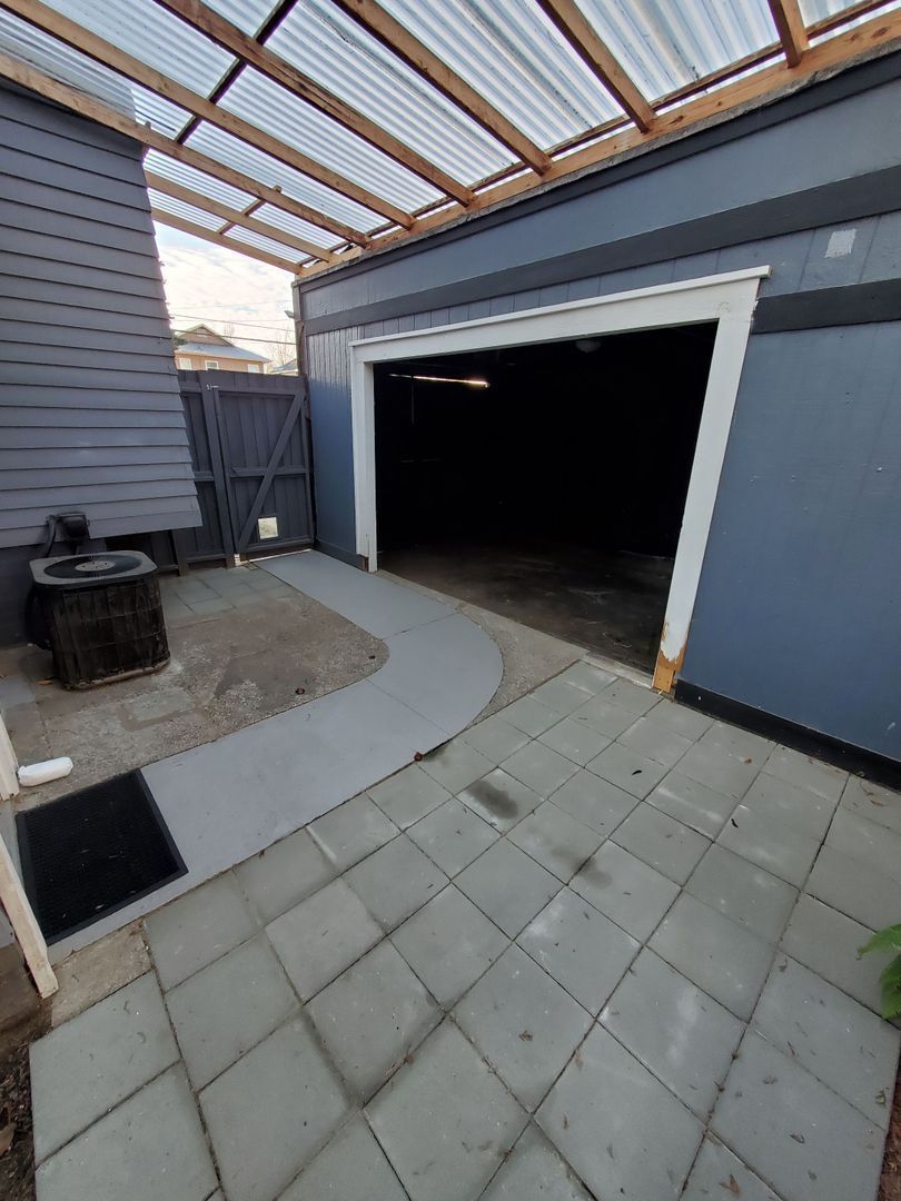 NE Salem Duplex 1 Bed W/Bonus Room 1 Bath, ALL BILLS PAID, W/D In Unit, COMING SOON! property image