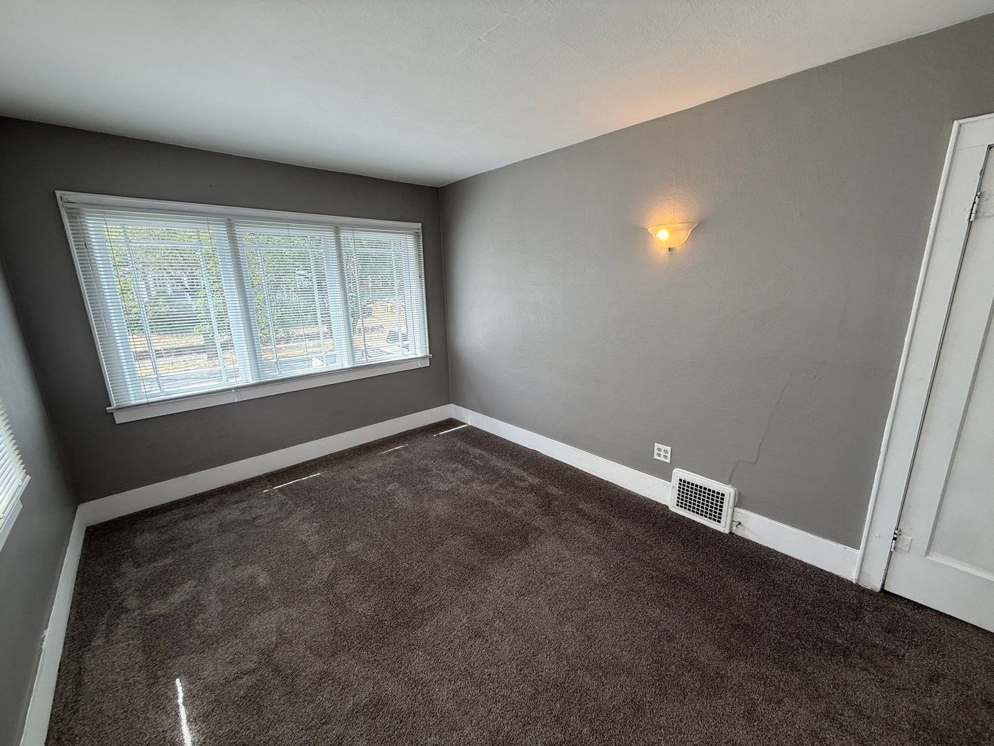NE Salem Duplex 2 Bed 1.5 Bath, ALL BILLS PAID, W/D In Unit, COMING SOON! property image