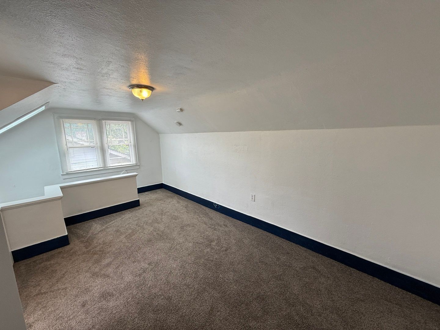 NE Salem Duplex 2 Bed 1.5 Bath, ALL BILLS PAID, W/D In Unit, COMING SOON! property image