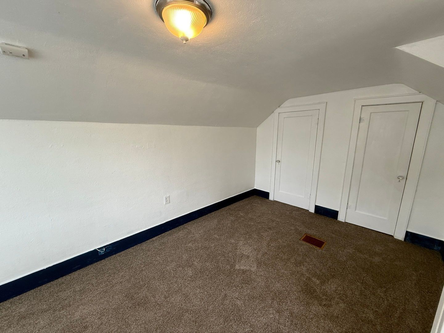 NE Salem Duplex 2 Bed 1.5 Bath, ALL BILLS PAID, W/D In Unit, COMING SOON! property image