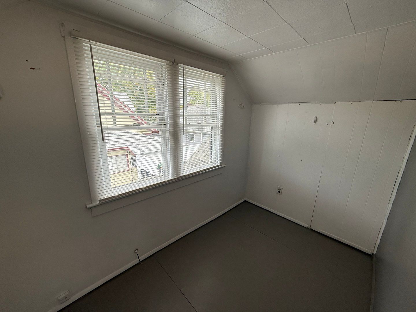 NE Salem Duplex 2 Bed 1.5 Bath, ALL BILLS PAID, W/D In Unit, COMING SOON! property image