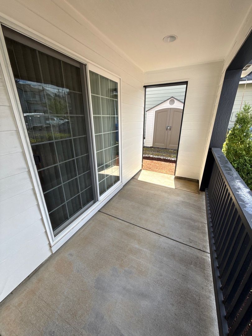 Spacious S. Salem 3BR/2BA Single Family Home in Quiet Neighborhood - AVAILABLE NOW! property image