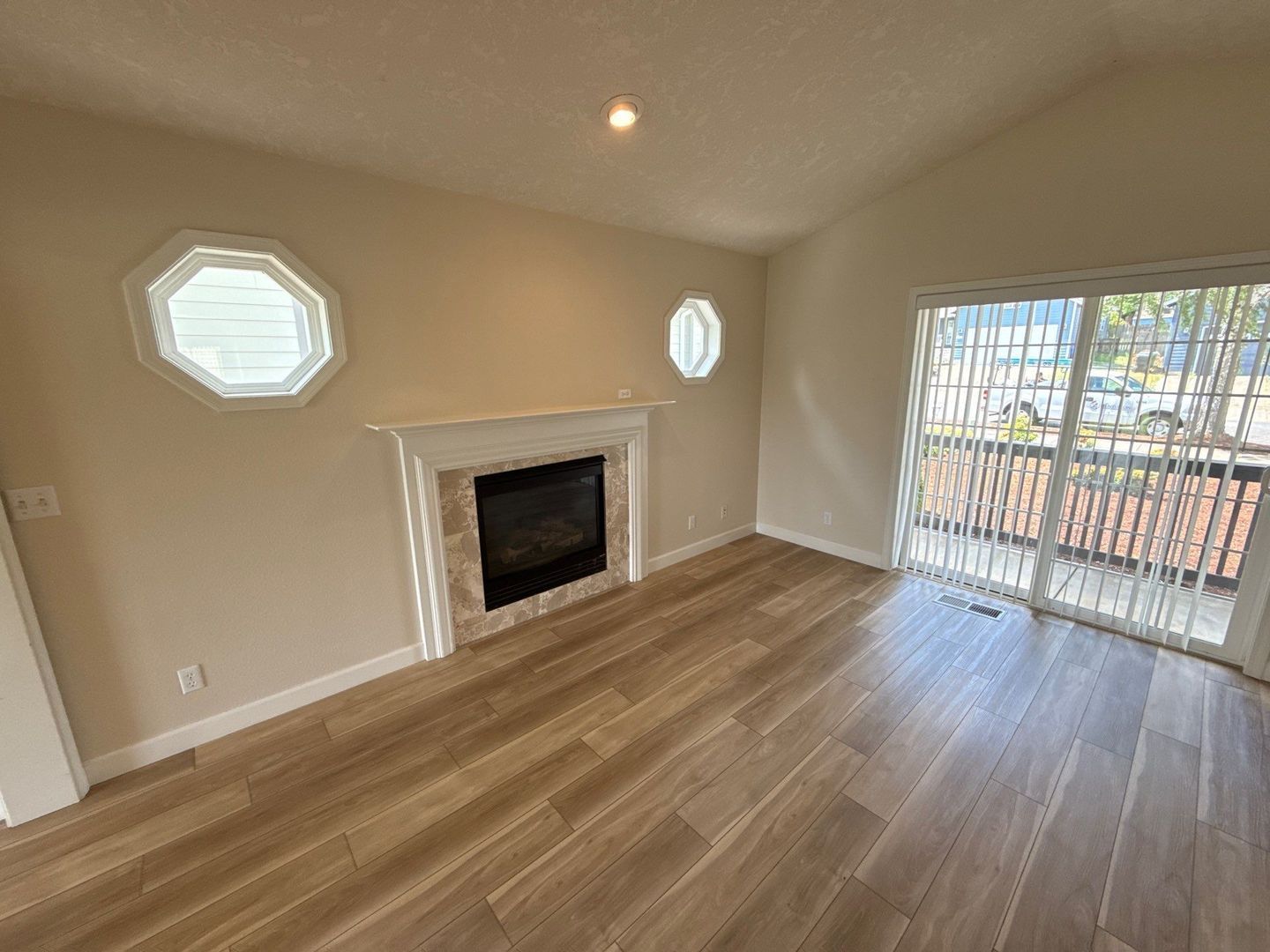 Spacious S. Salem 3BR/2BA Single Family Home in Quiet Neighborhood - AVAILABLE NOW! property image