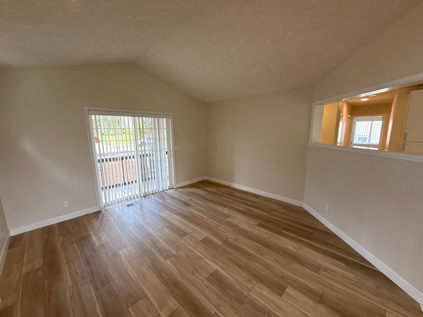 Spacious S. Salem 3BR/2BA Single Family Home in Quiet Neighborhood - AVAILABLE NOW! property image