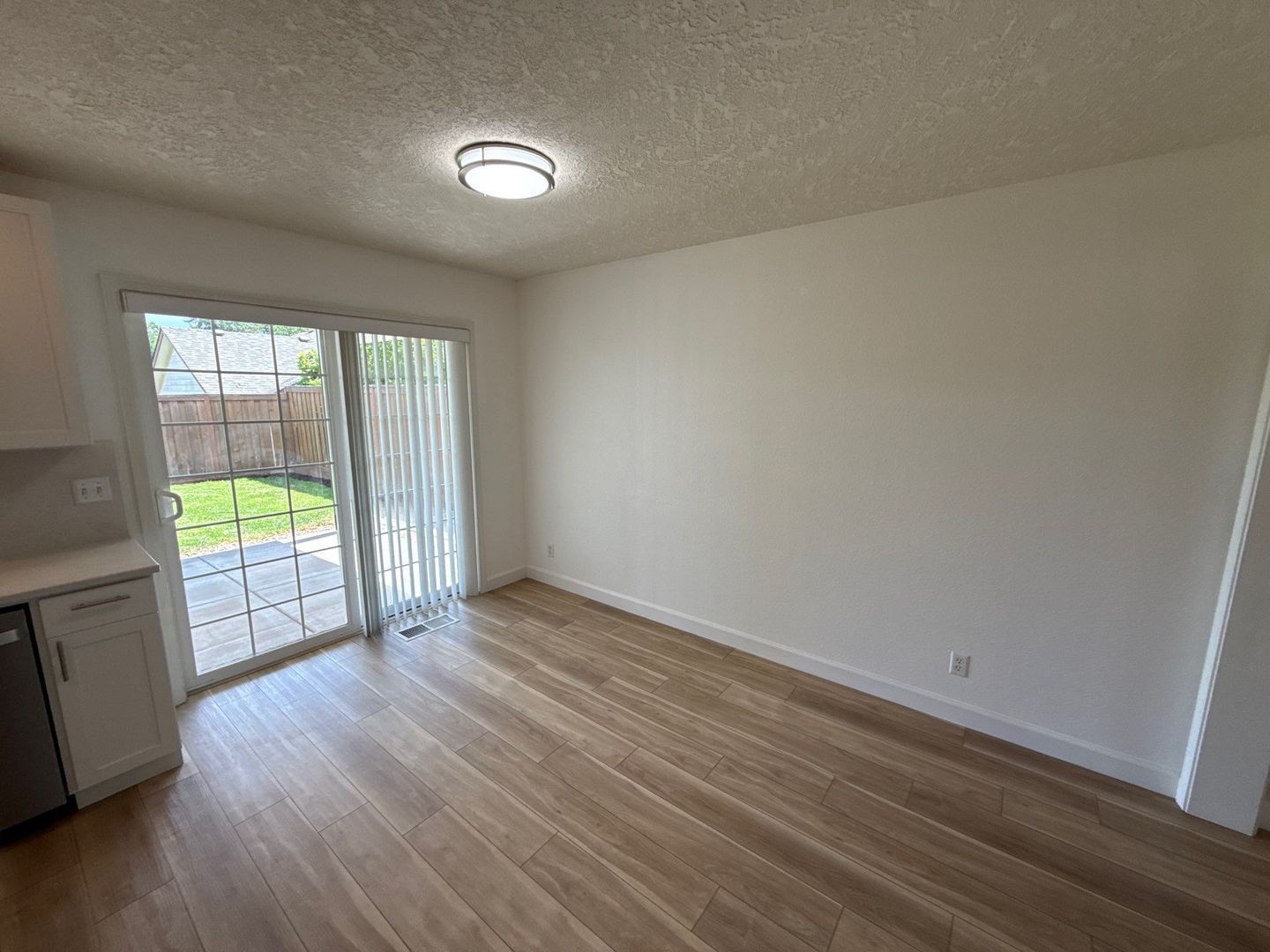 Spacious S. Salem 3BR/2BA Single Family Home in Quiet Neighborhood - AVAILABLE NOW! property image